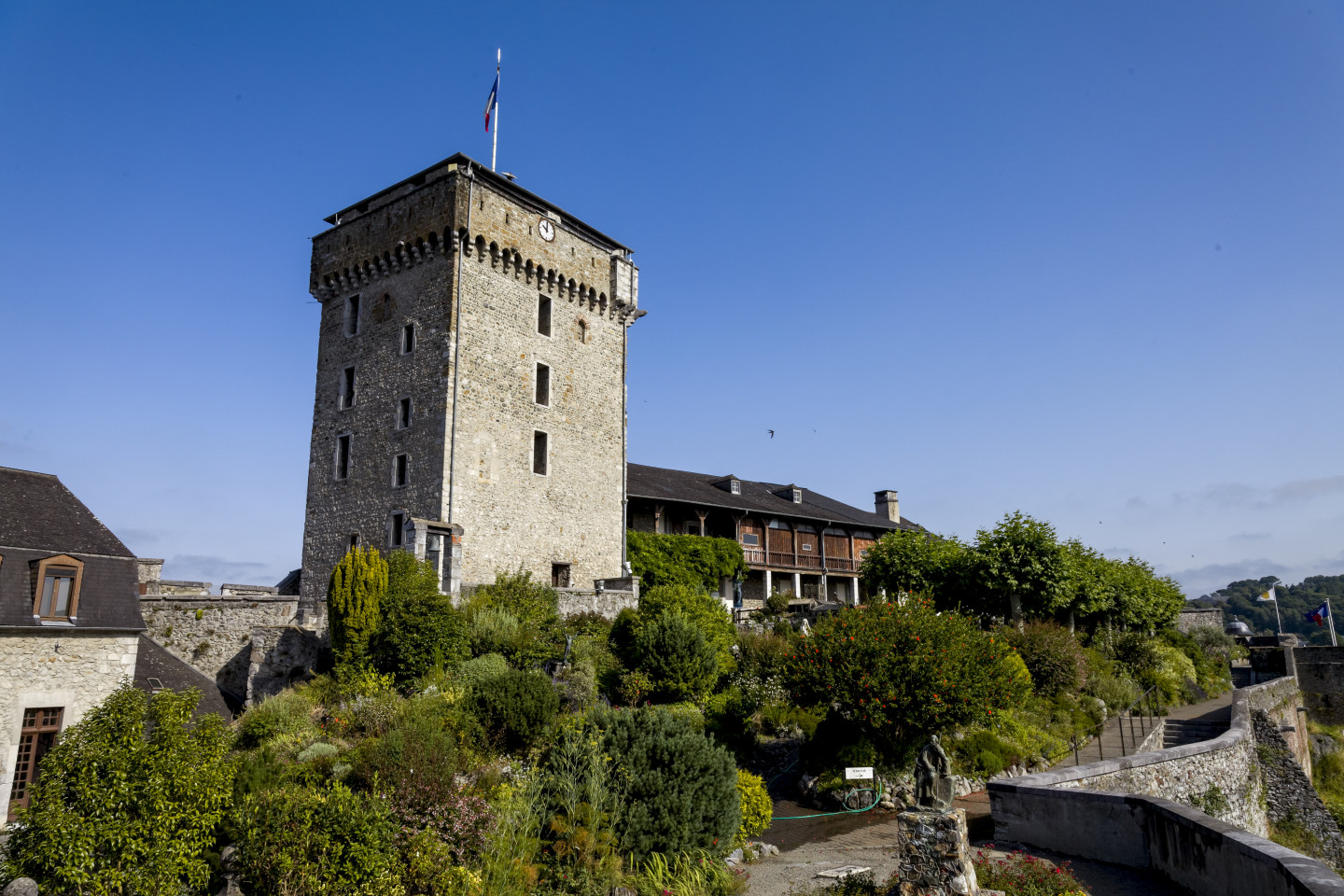 Château Donjon 2014 HD P. Vincent OT Lourdes