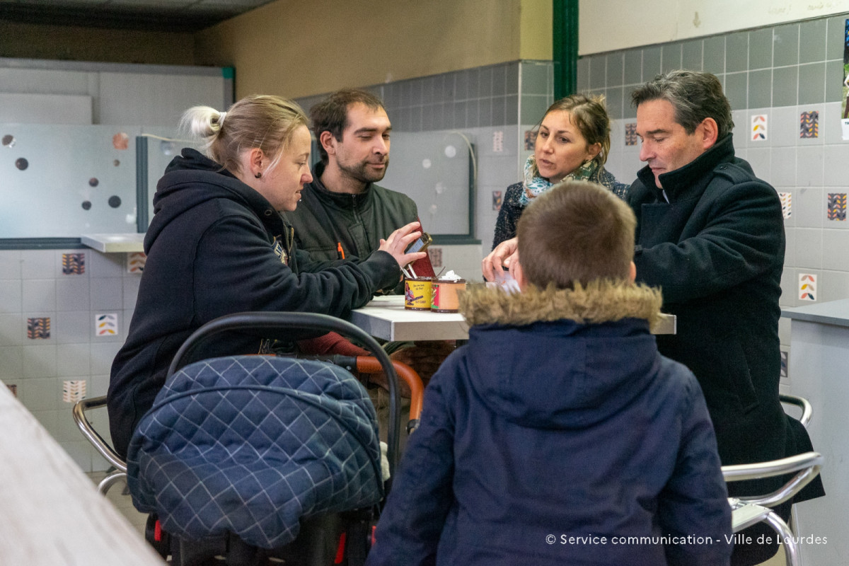 2024-02-01-Les-Cafes-du-Maire-aux-Halles-et-Marches-10