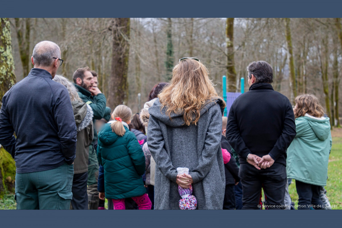 2024-03-01-Plantation-au-Bois-de-Lourdes-par-les-scolaires-10-dp