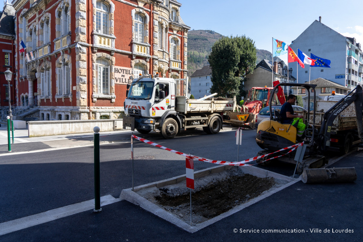 2024-03-19-Travaux-Service-Espaces-Verts-Avenue-Foch-03