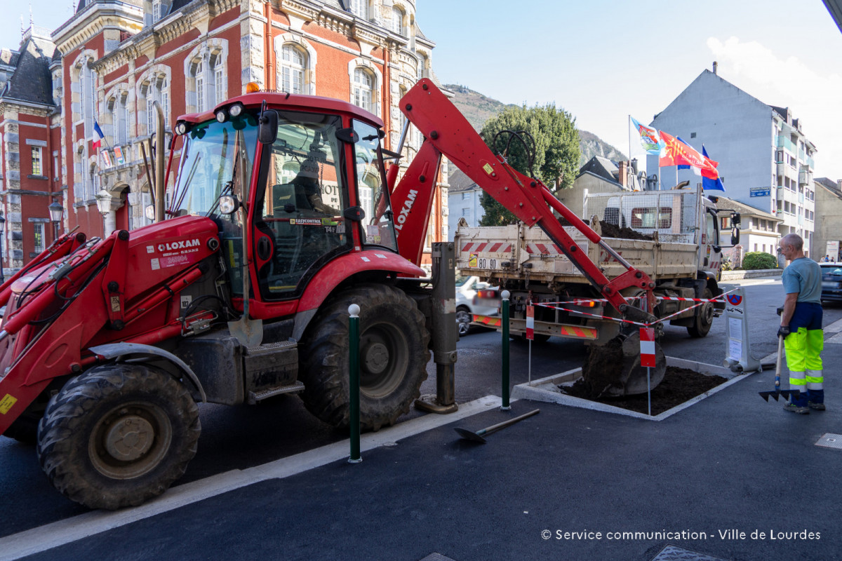 2024-03-19-Travaux-Service-Espaces-Verts-Avenue-Foch-04