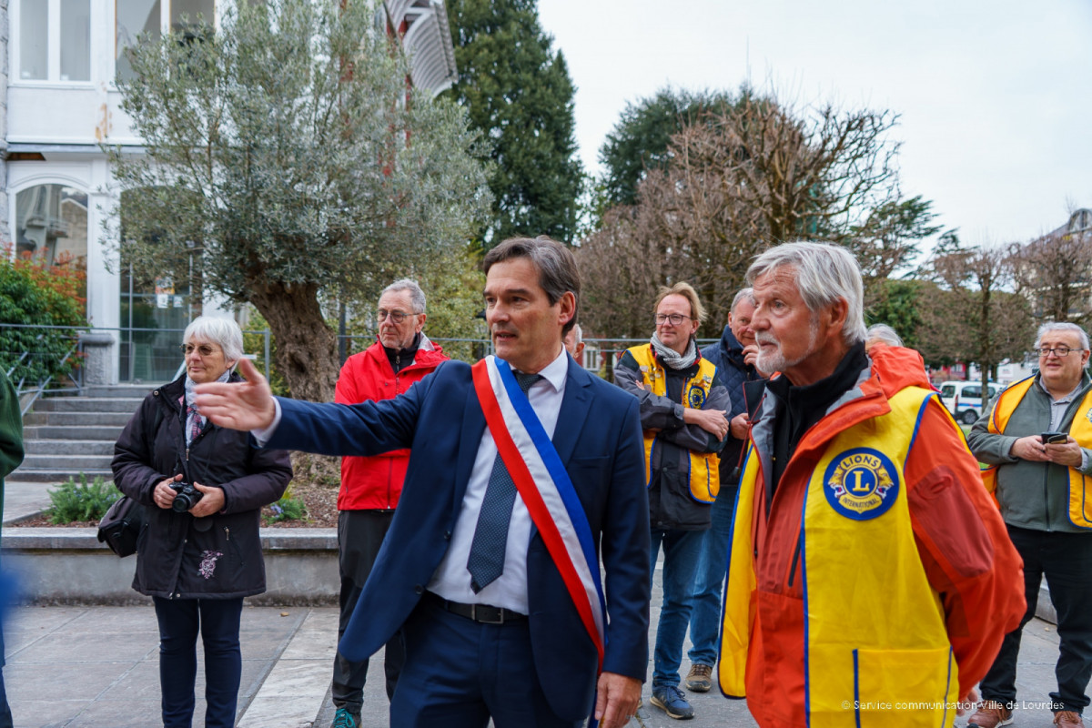 Marcheur-au-grand-cur-Lourdes-mars-2025-07-redim-droppics