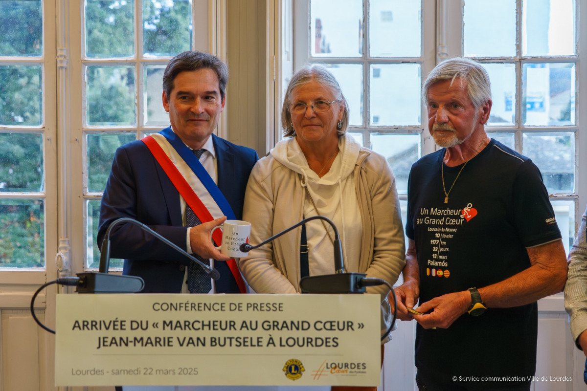 Marcheur-au-grand-cur-Lourdes-mars-2025-09-redim-droppics