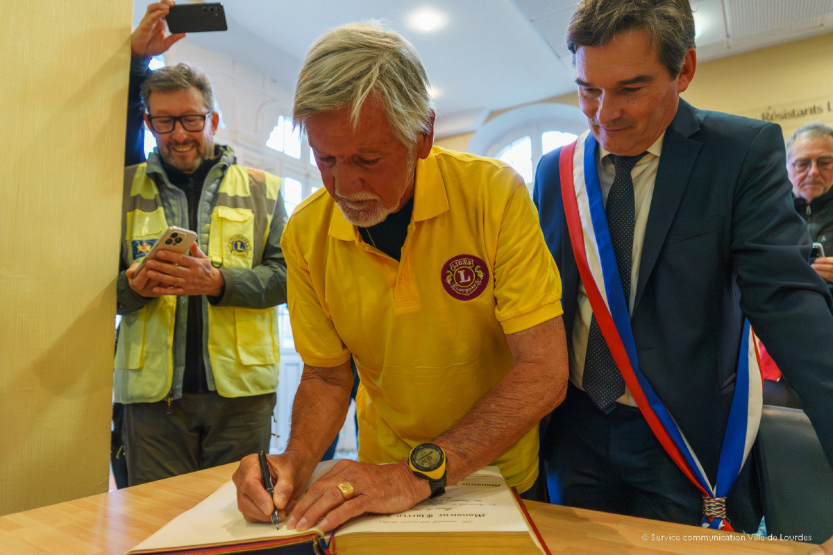 Marcheur-au-grand-cur-Lourdes-mars-2025-12-redim-droppics