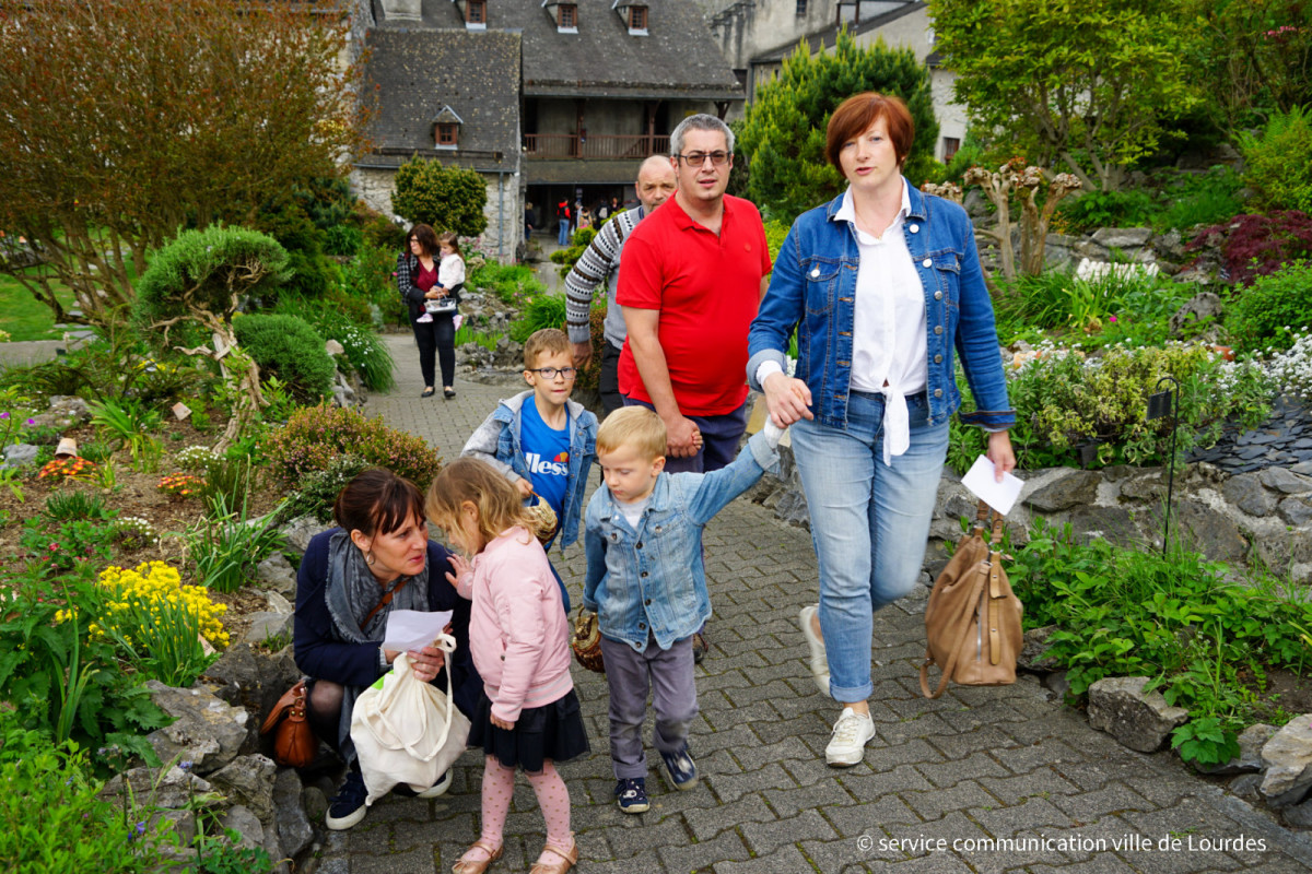 2022-04-27Chasse-aux-oeufs-chateau-fort-8