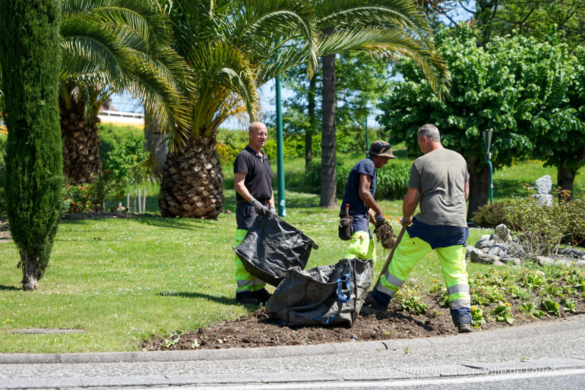 2022-05-09-Plants-Massifs-service-communication-ville-de-lourdes--2