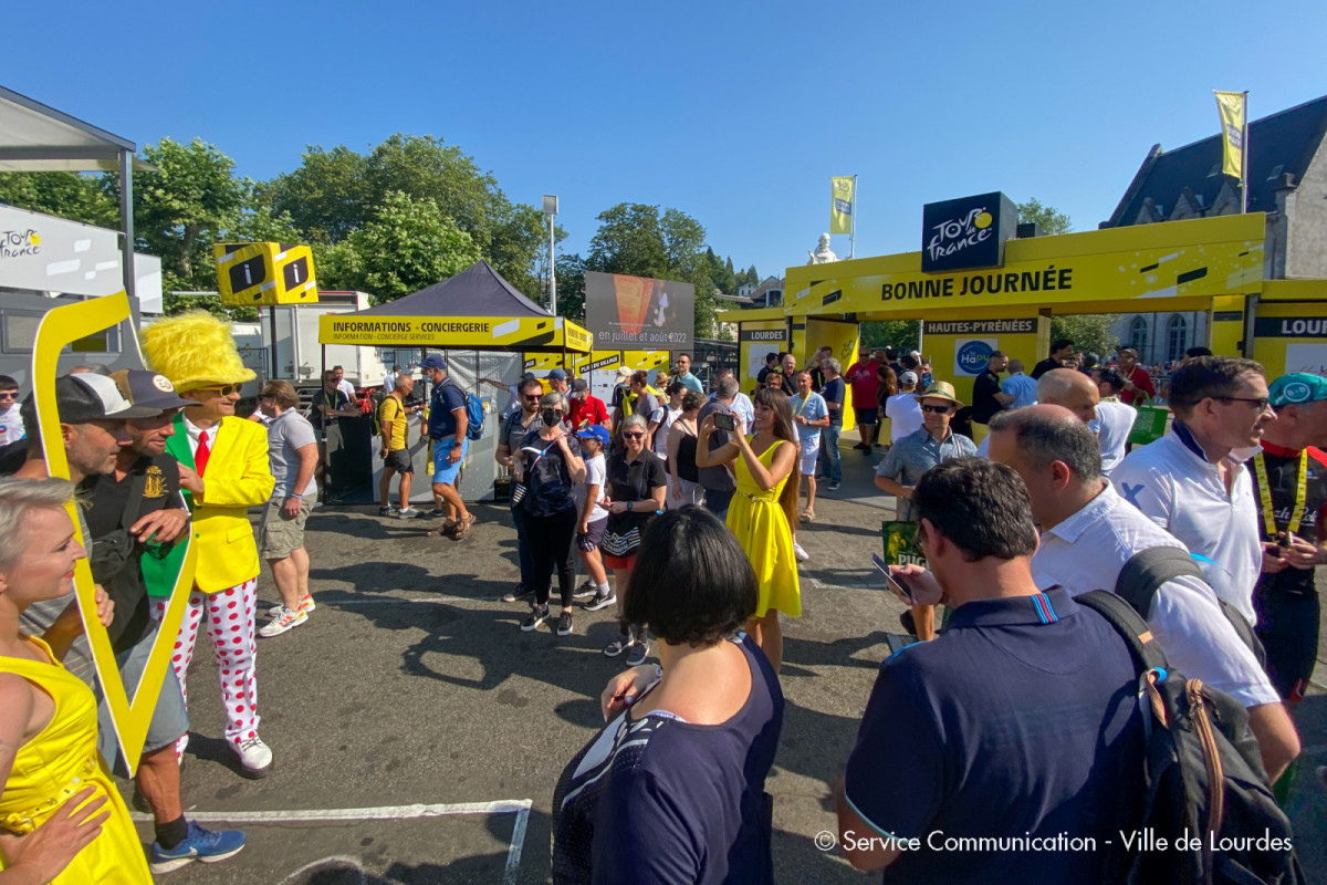 2022-07-21-Village-Depart-TDF-2022-Lourdes---Service-communication-ville-de-Lourdes-1