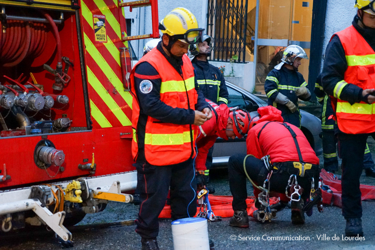 2022-09-29-Exercice-Pompiers-Lourdes-Chateau-c-Service-communication-Lourdes-01