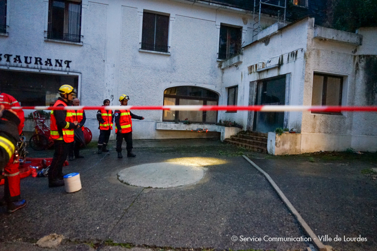 2022-09-29-Exercice-Pompiers-Lourdes-Chateau-c-Service-communication-Lourdes-04