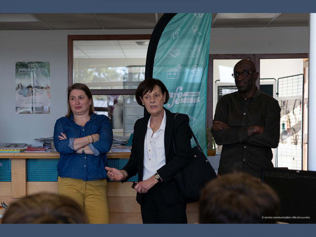 2023-03-28-Exposition-Droits-des-Femmes-et-de-la-Famille---CDI-Sarsan-09-Copier