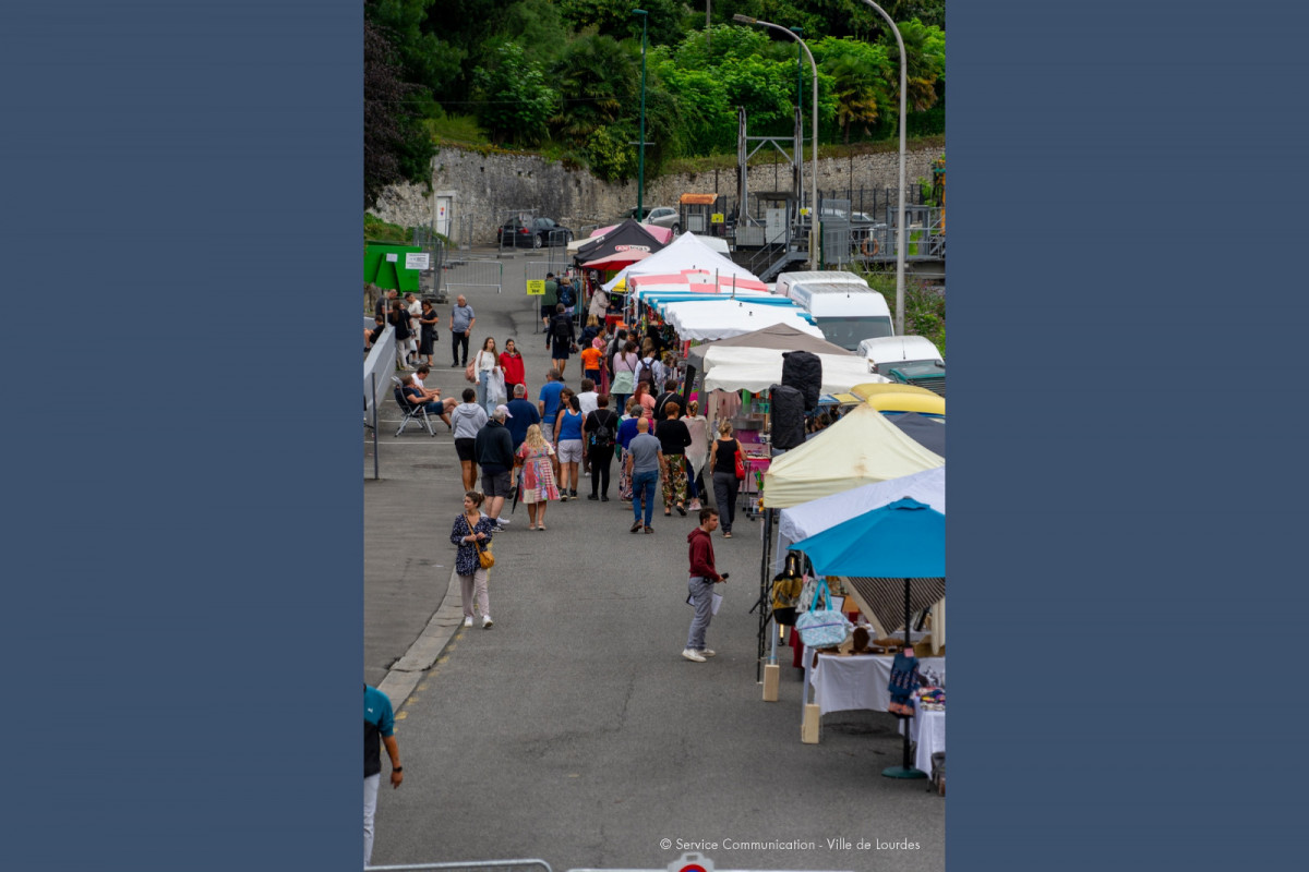 2023-07-21-Marche-Nocturne-Quai-Saint-Jean-02