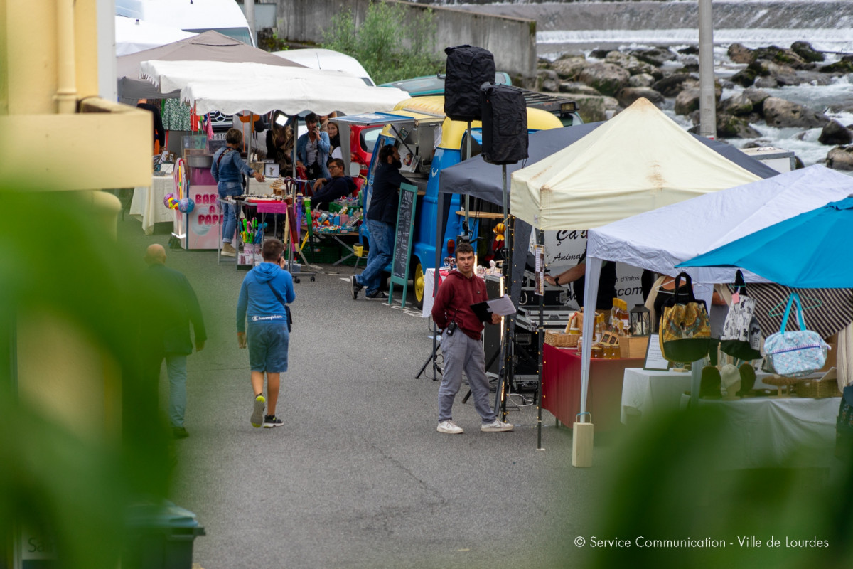 2023-07-21-Marche-Nocturne-Quai-Saint-Jean-03