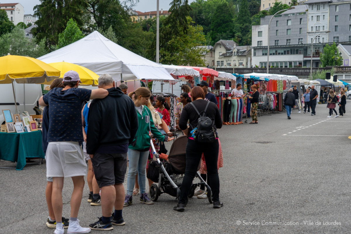 2023-07-21-Marche-Nocturne-Quai-Saint-Jean-50