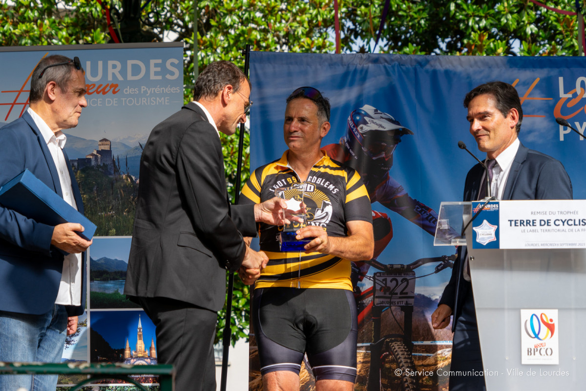 2023-09-06-Remise-Trophee-Terre-de-Cyclisme-1