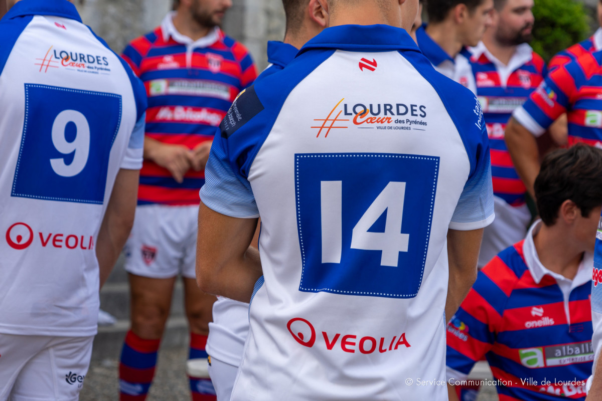 Le FC Lourdes Rugby choisit le Château fort pour la présentation