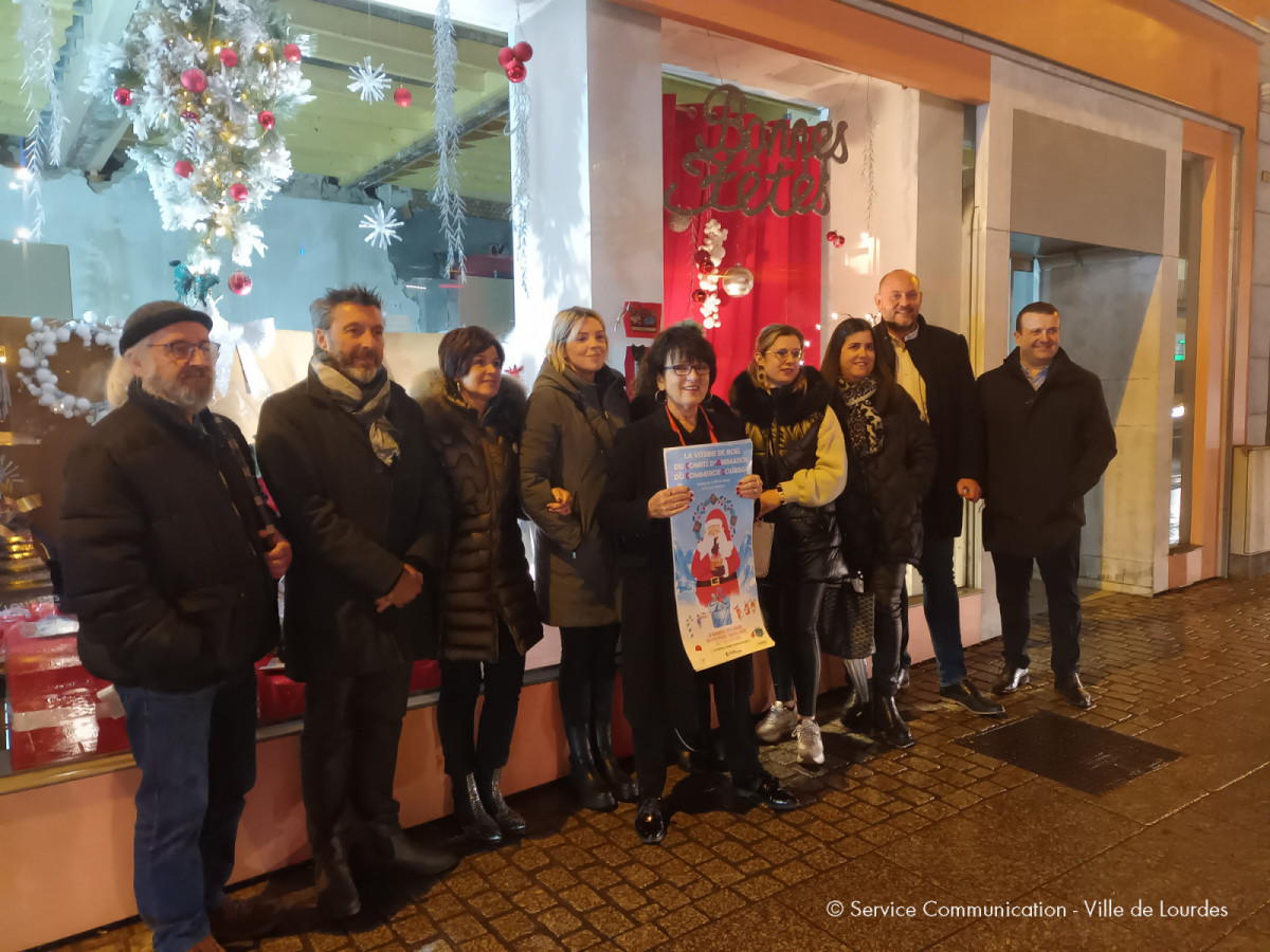 2023-12-01-Inauguration-Vitrine-Noel-CACL-2