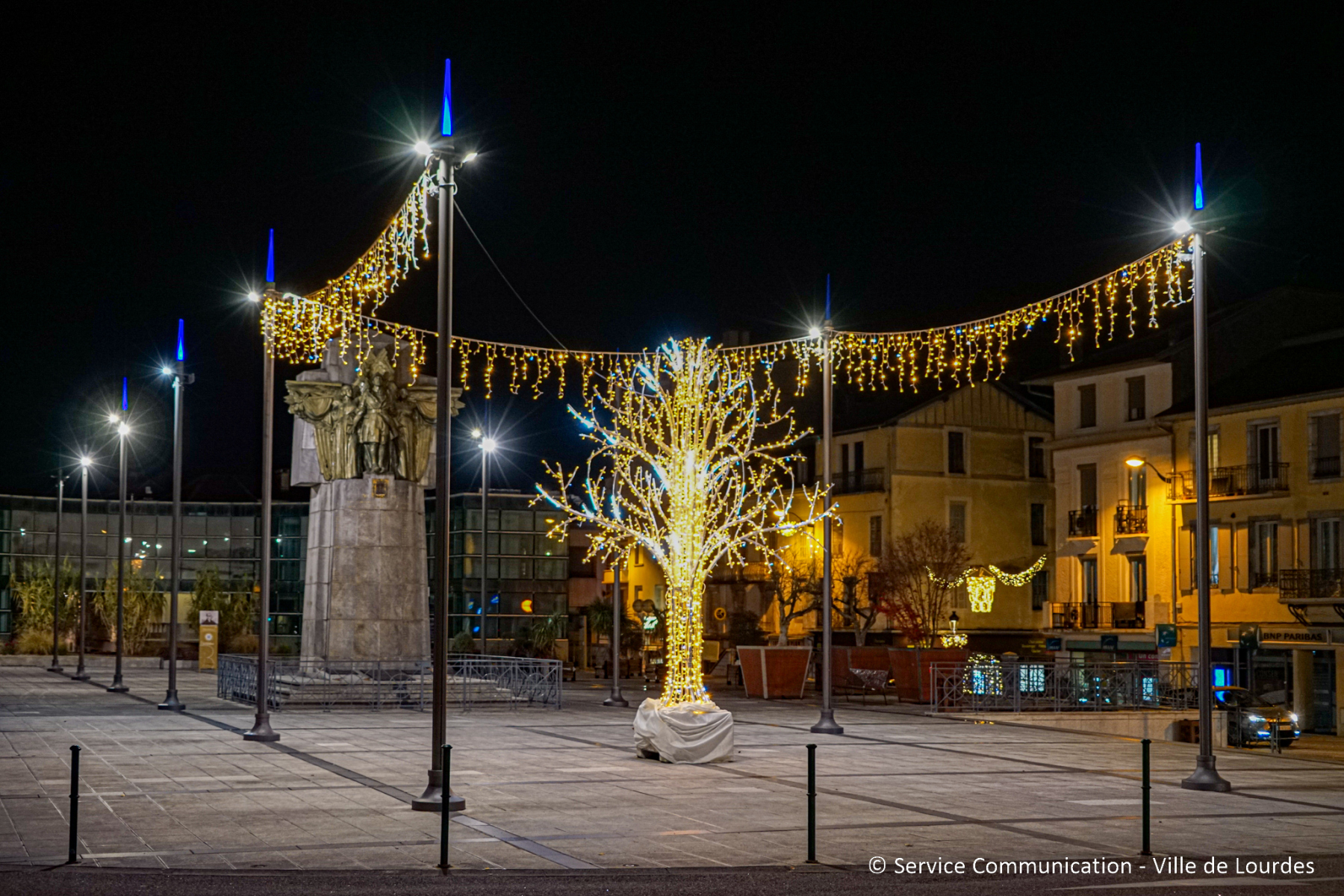 2025-12-01_illuminations_decorations_ville_nuit-019