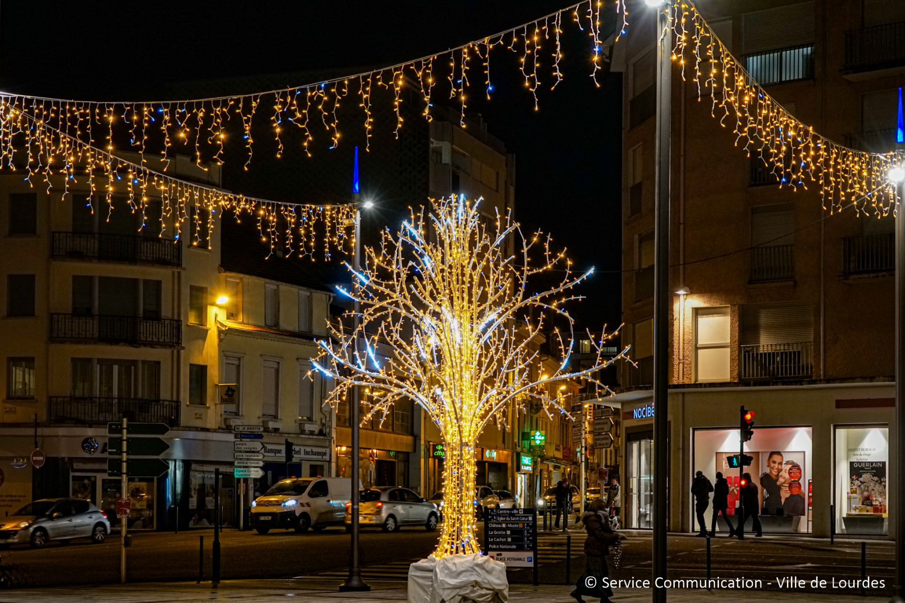 2025-12-01_illuminations_decorations_ville_nuit-026