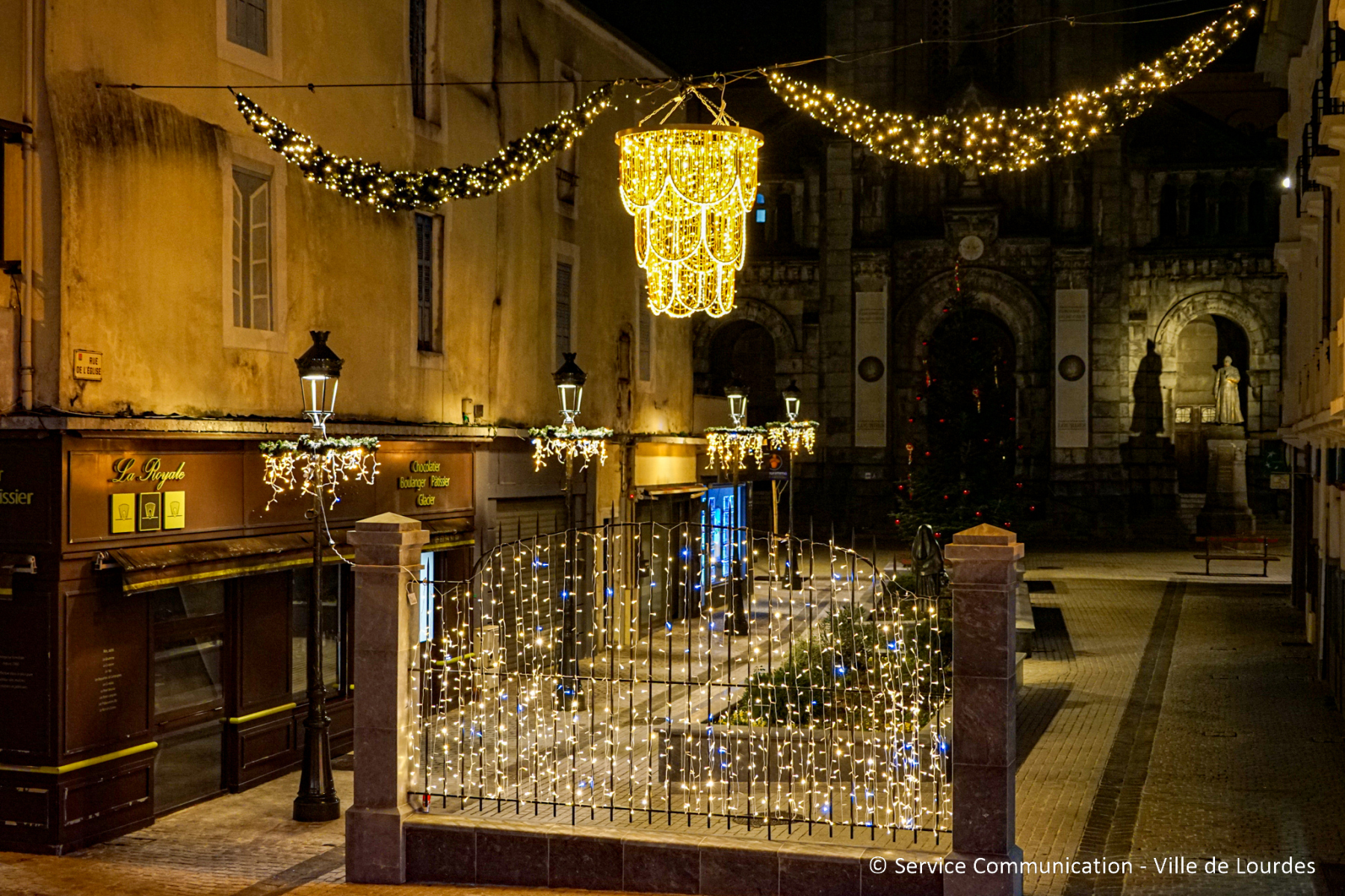 2025-12-01_illuminations_decorations_ville_nuit-027