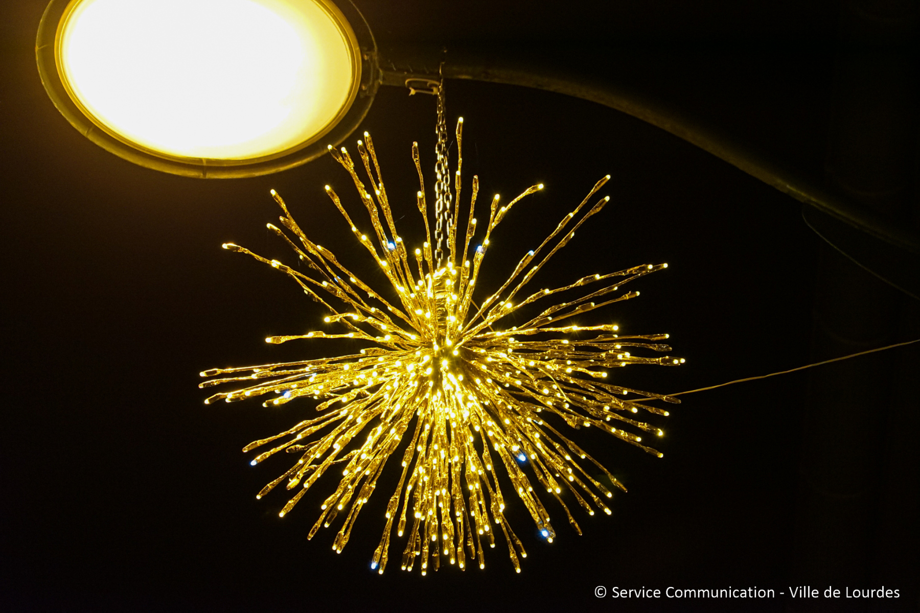 2025-12-01_illuminations_decorations_ville_nuit-040