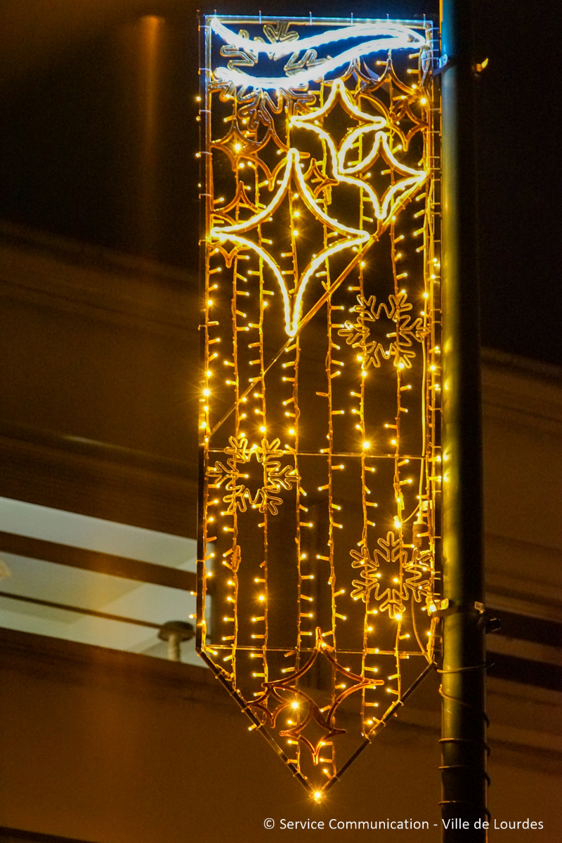 2025-12-01_illuminations_decorations_ville_nuit-044
