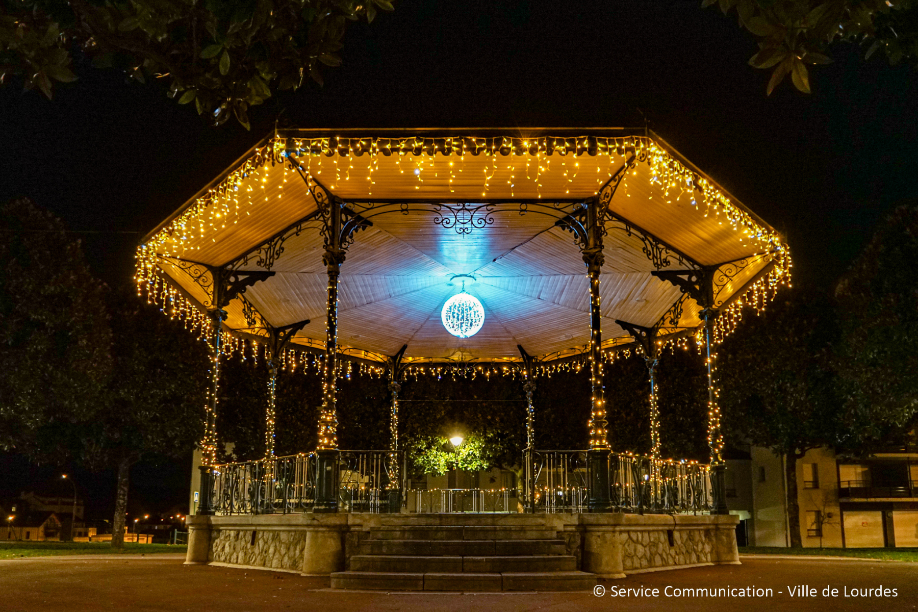 2025-12-01_illuminations_decorations_ville_nuit-064