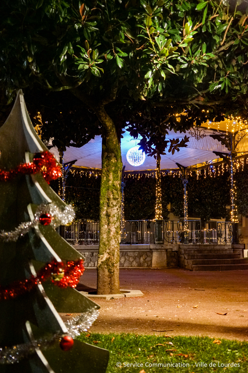 2025-12-01_illuminations_decorations_ville_nuit-067