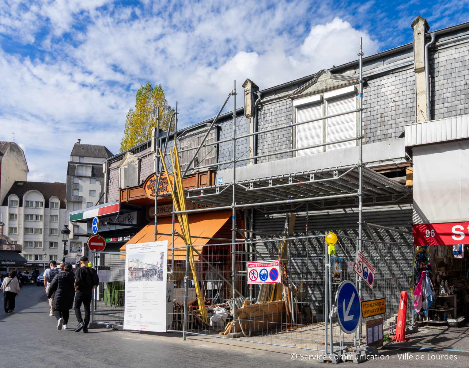 2025-10-22-travaux-antenne-office-tourisme-rue-de-la-grotte-04