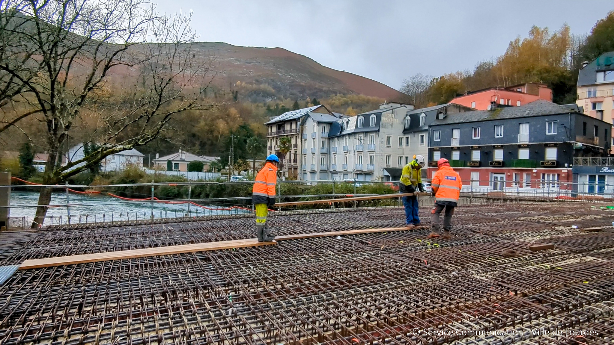 Pont Peyramale : le chantier se poursuit…