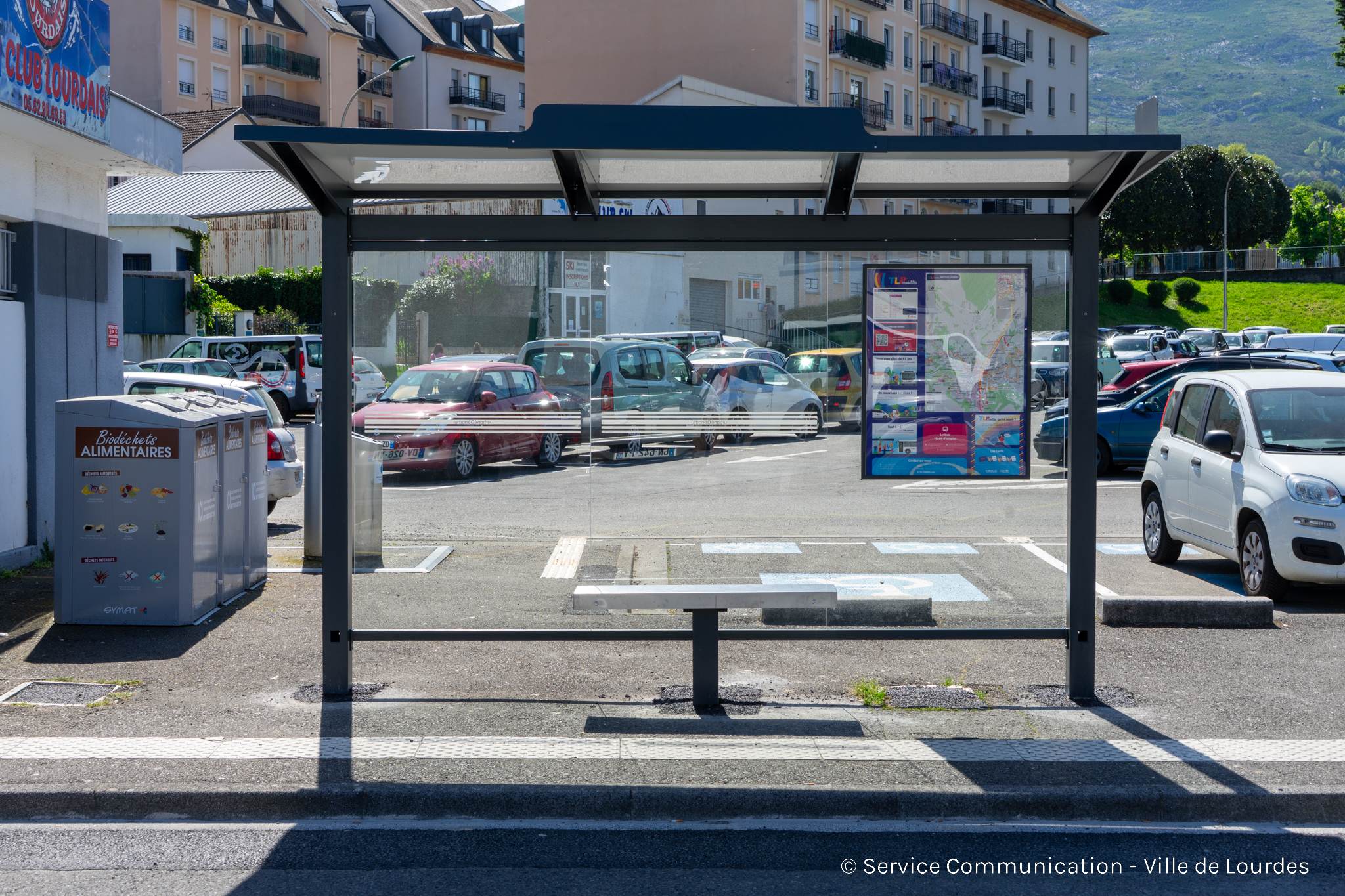 Deux nouveaux abribus installés à Lourdes… et des nouveautés à venir !