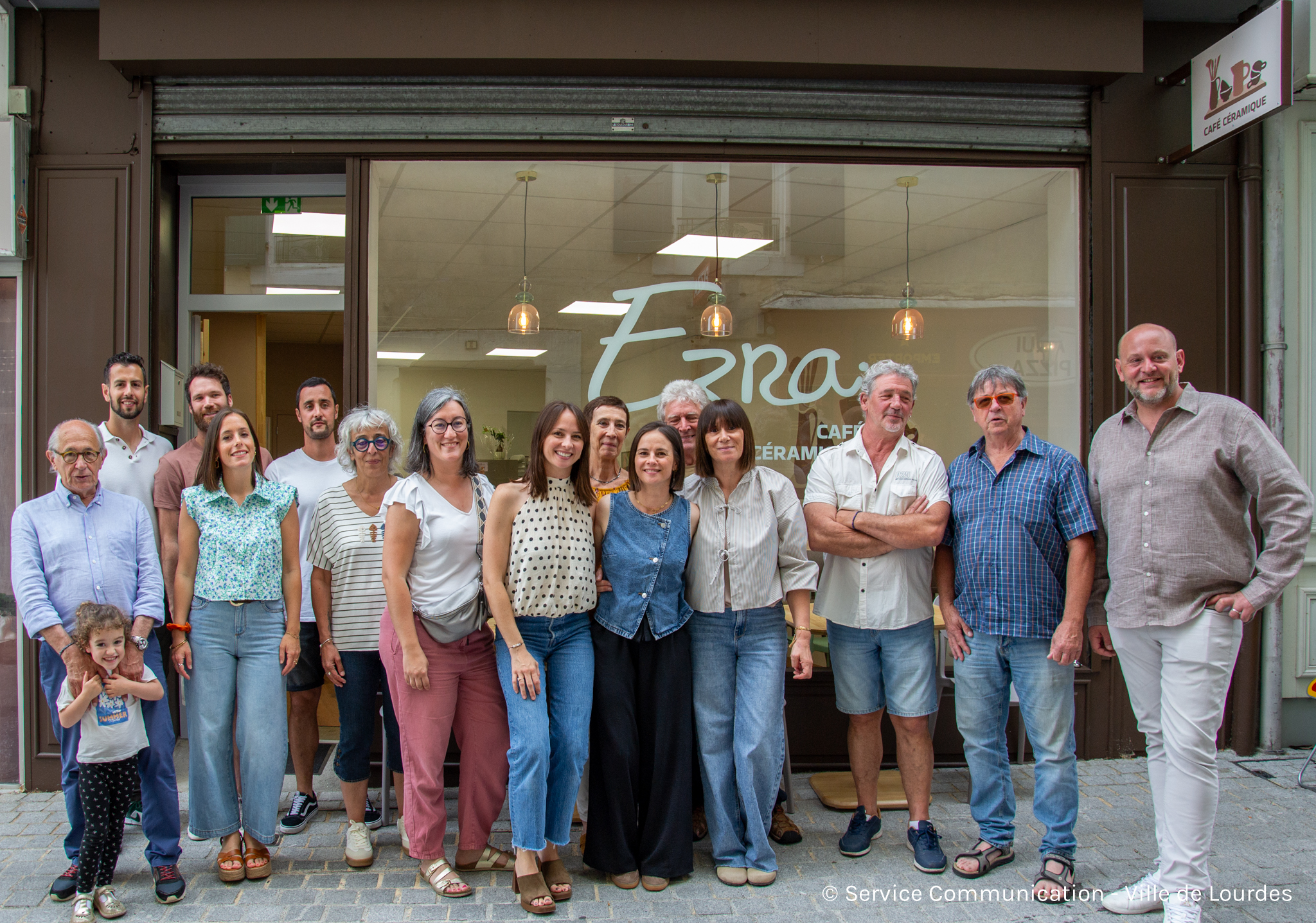 Ezra Café céramique : un lieu créatif au cœur de la rue de la Halle