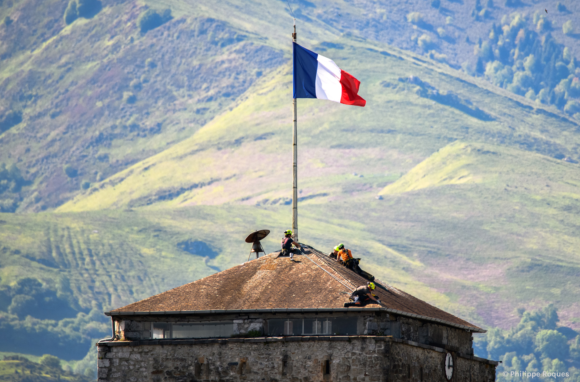 Travaux de réparation des toitures au Château fort – Musée pyrénéen